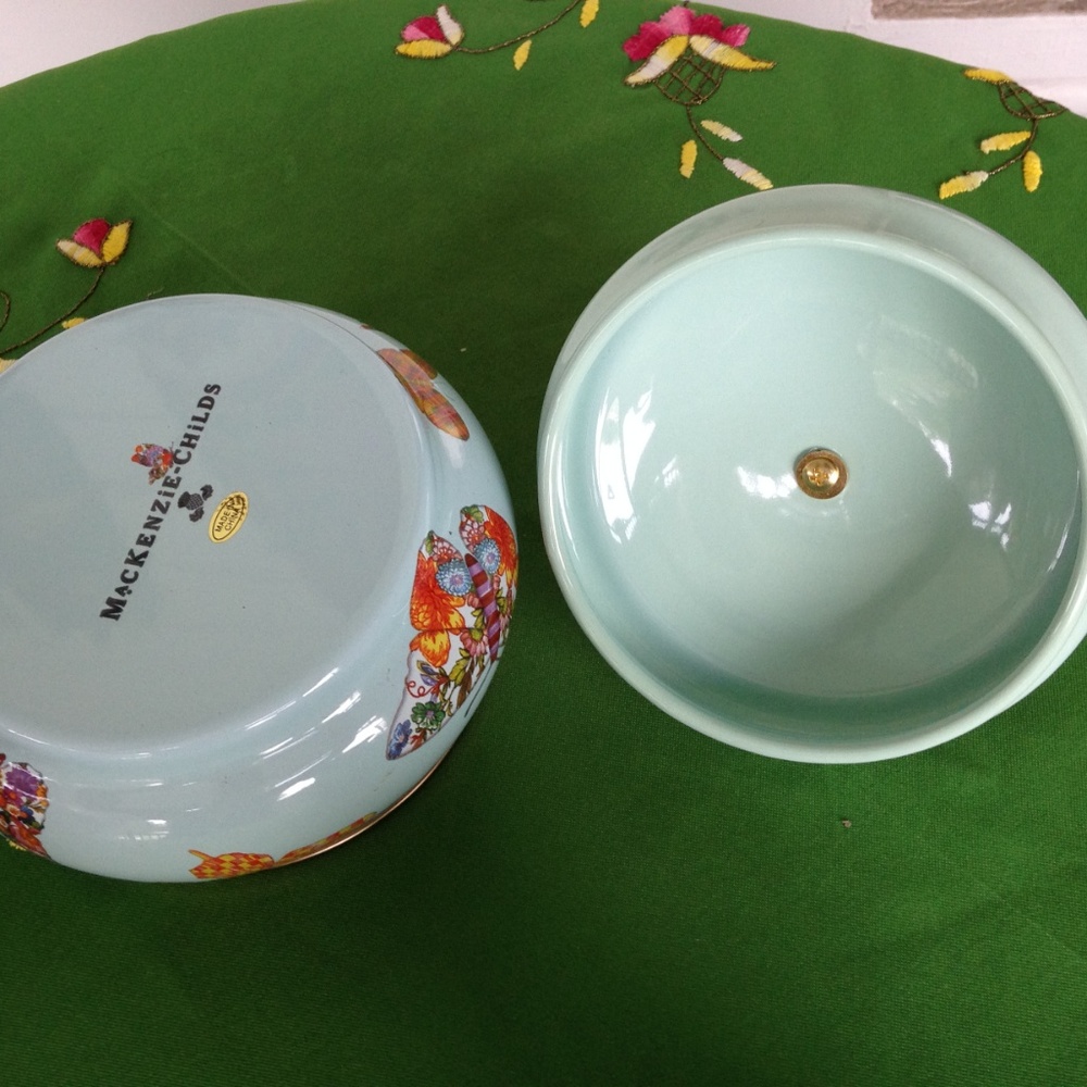 - Mackenzie Childs Blue Butterfly Squash Pot lid can - Picture 3 of 3